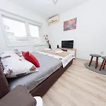 Exclusive Main Square スコピエ