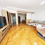 Exclusive Main Square *