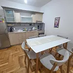 Exclusive Main Square Free Parking سكوبجي