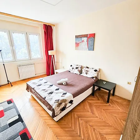 Exclusive Main Square Lejlighed