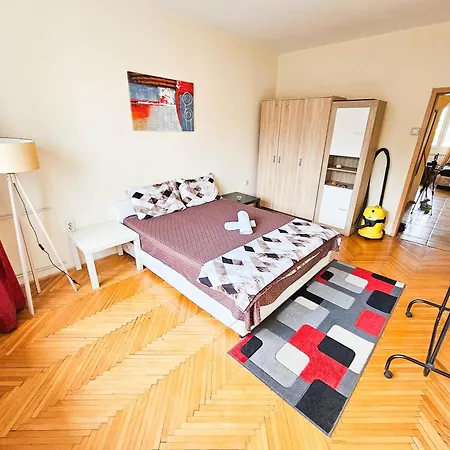 Exclusive Main Square Lejlighed *