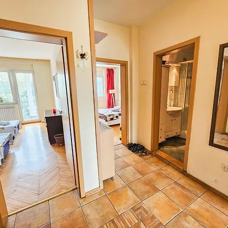 Exclusive Main Square *