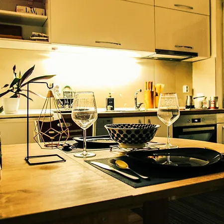 Exclusive Main Square *