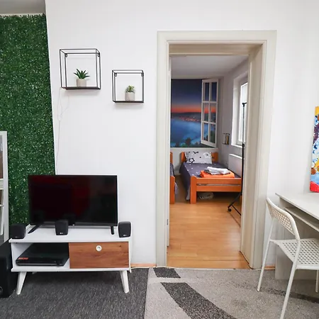 Exclusive Main Square *