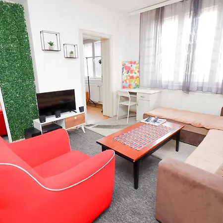 Exclusive Main Square *