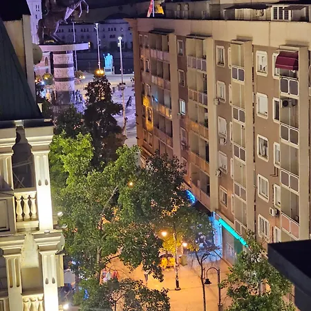 Exclusive Main Square *