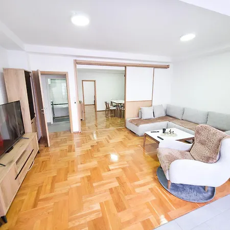 Apartment Exclusive Main Square