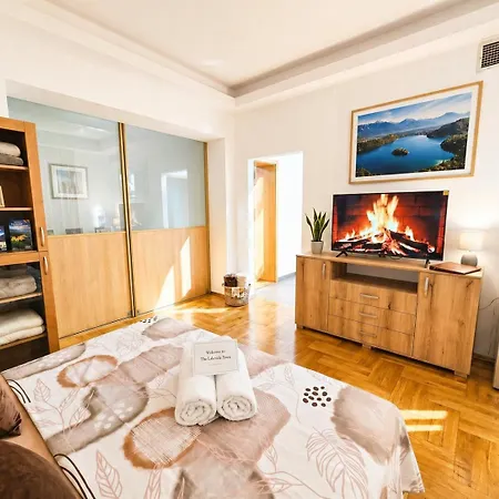 Exclusive Main Square Free Parking Apartament