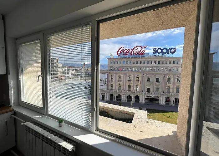 Exclusive Main Square Apartment