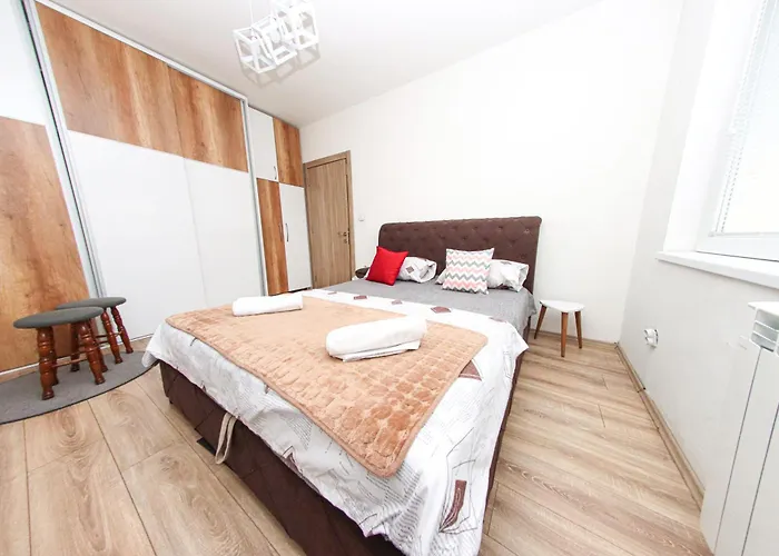 Exclusive Main Square 아파트 스코페