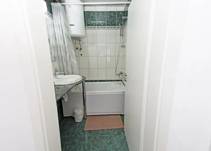 Exclusive Main Square *