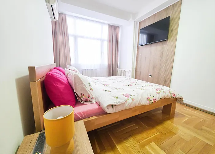 Exclusive Main Square Apartment