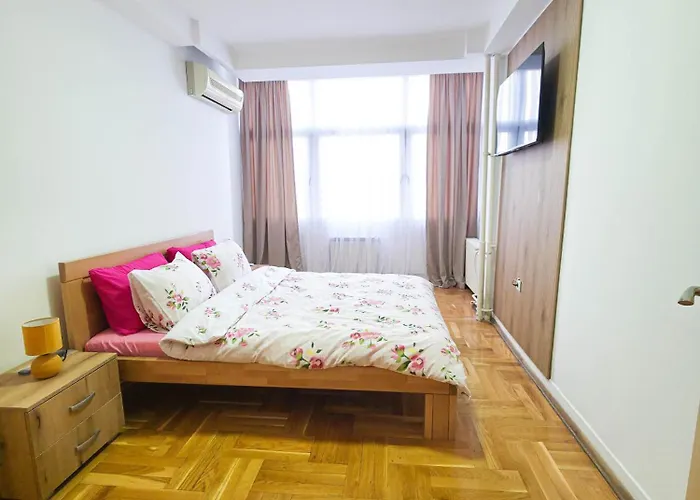 Exclusive Main Square * 스코페