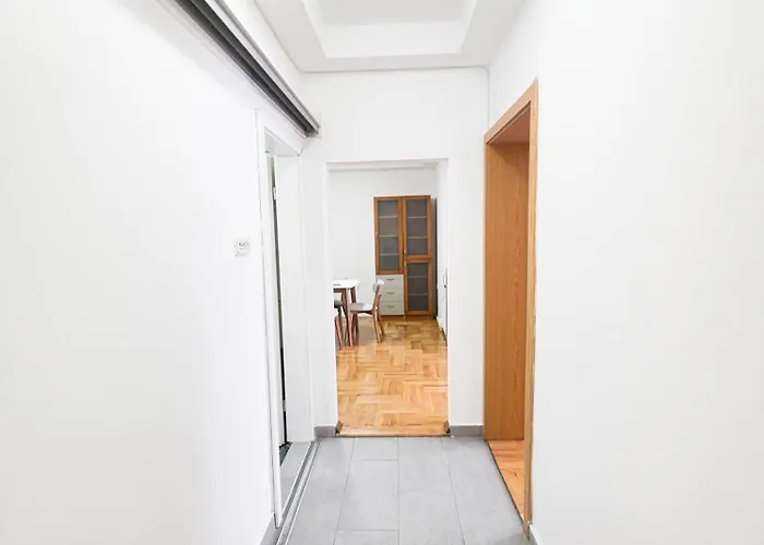 Exclusive Main Square 아파트