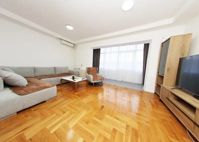 Exclusive Main Square 스코페